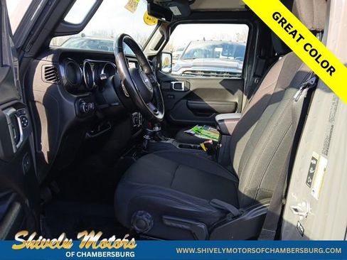 Certified 2022 Jeep Gladiator Sport AWD/4WD image 14