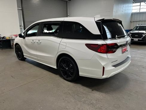Used 2025 Honda Odyssey Sport-L image 5