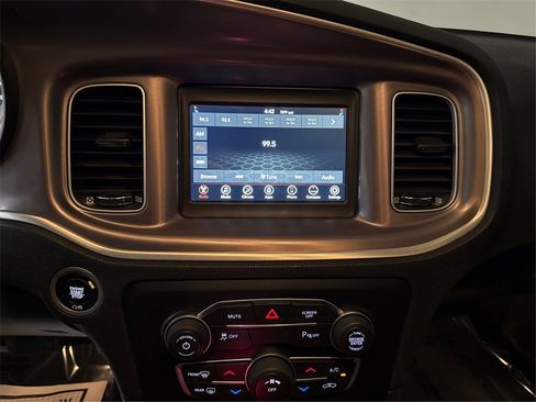 Used 2022 Dodge Charger SXT image 16