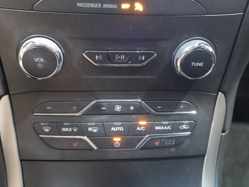 Used 2020 Ford Edge SEL w/ Convenience Package AWD/4WD image 26