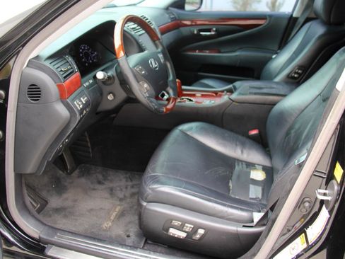 Used 2007 Lexus LS 460 Luxury image 24