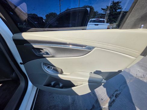 Used 2015 Chevrolet Impala LTZ FWD image 13