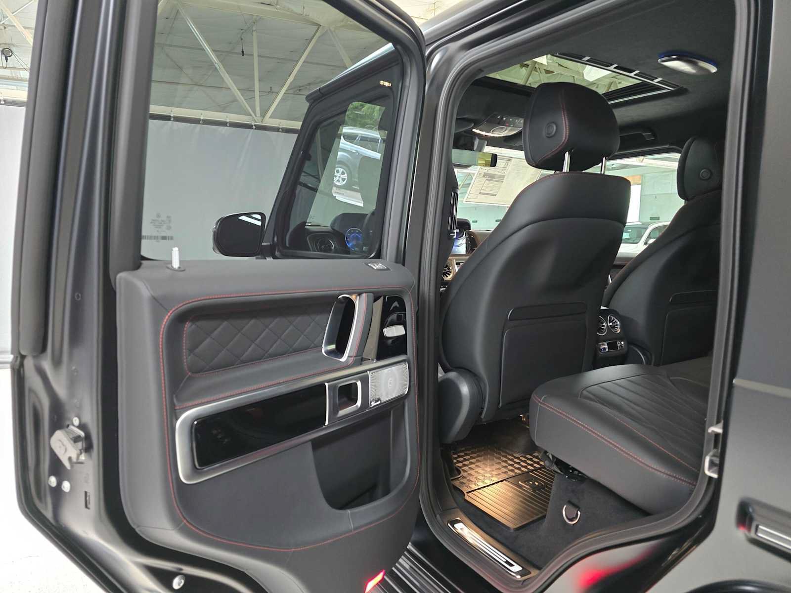 New 2027 Mercedes-Benz G 580 e image 15