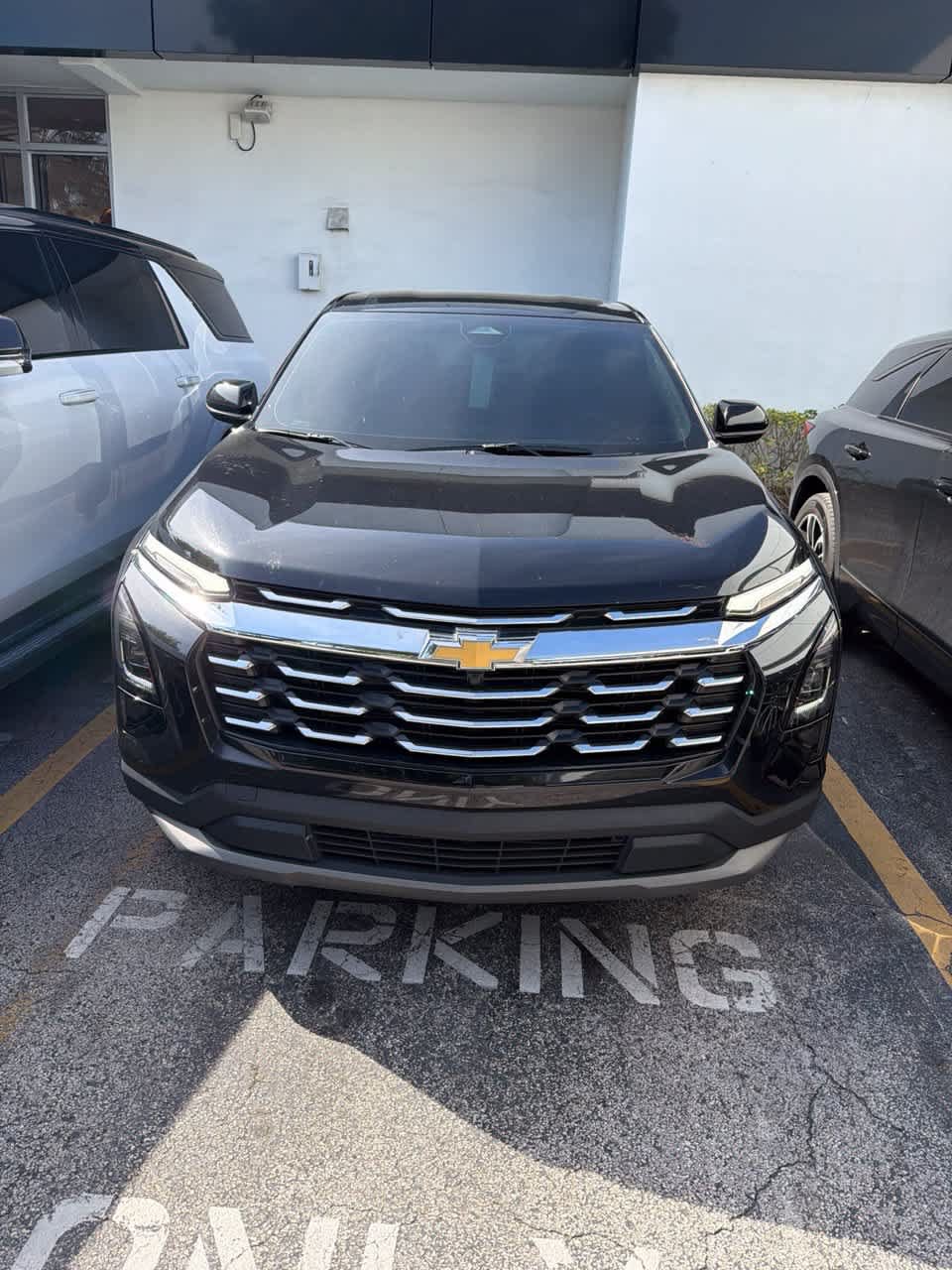 Used 2025 Chevrolet Equinox LT FWD image 3