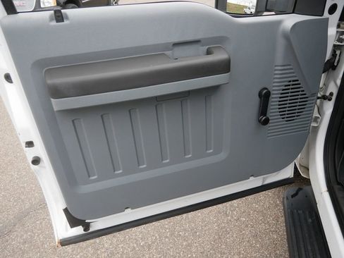 Used 2016 Ford F250 XL w/ XL Appearance Package AWD/4WD image 12