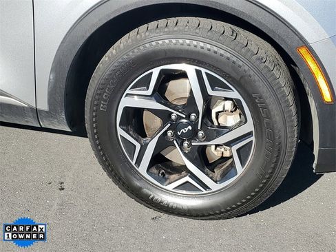 Used 2023 Kia Sportage LX image 5