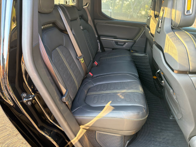 Used 2025 Rivian R1T Adventure Dual AWD/4WD image 17