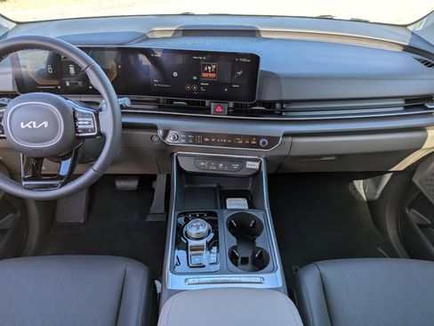 New 2026 Kia Carnival LXS image 21