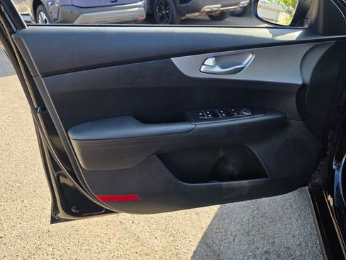 Used 2023 Kia Forte LXS w/ LXS Technology Package image 17