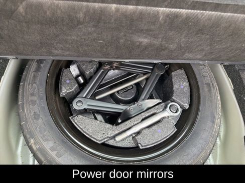 Used 2017 Subaru Impreza 2.0i Premium image 13