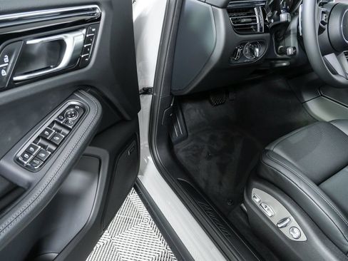 New 2026 Porsche Macan AWD/4WD image 8