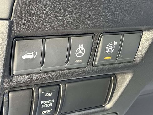 Used 2024 Nissan Armada Platinum w/ Captain's Chairs Package image 30