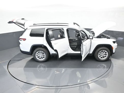 Used 2024 Jeep Grand Cherokee L Laredo w/ Luxury Tech Group I image 62