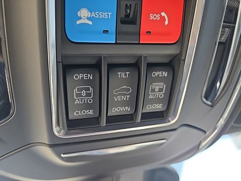 Used 2025 Jeep Grand Cherokee L Limited w/ Luxury Tech Group II image 75