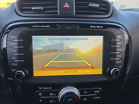 Used 2015 Kia Soul ! w/ Sun & Sound Package image 24