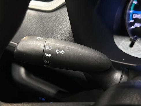 Used 2020 Toyota RAV4 LE w/ All Weather Liner Package AWD/4WD image 32
