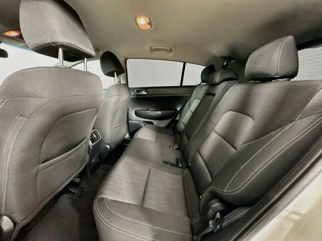 Used 2022 Kia Sportage LX FWD image 28
