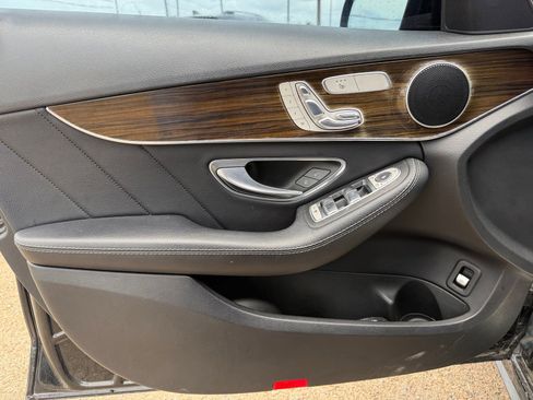 Used 2018 Mercedes-Benz C 300 Sedan image 11