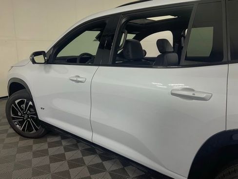 New 2026 Buick Enclave Sport Touring w/ Power Package FWD image 38