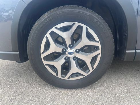 Used 2023 Subaru Forester Premium AWD/4WD image 21