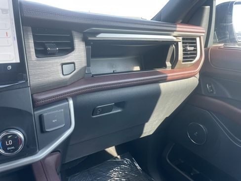 Used 2023 Ford Expedition Limited image 58