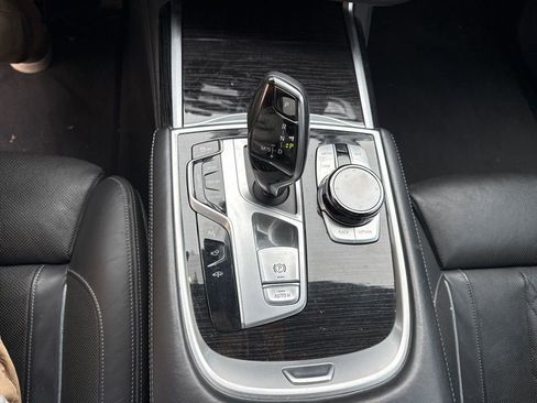 Used 2019 BMW 750i w/ Luxury Rear Seating Package image 25