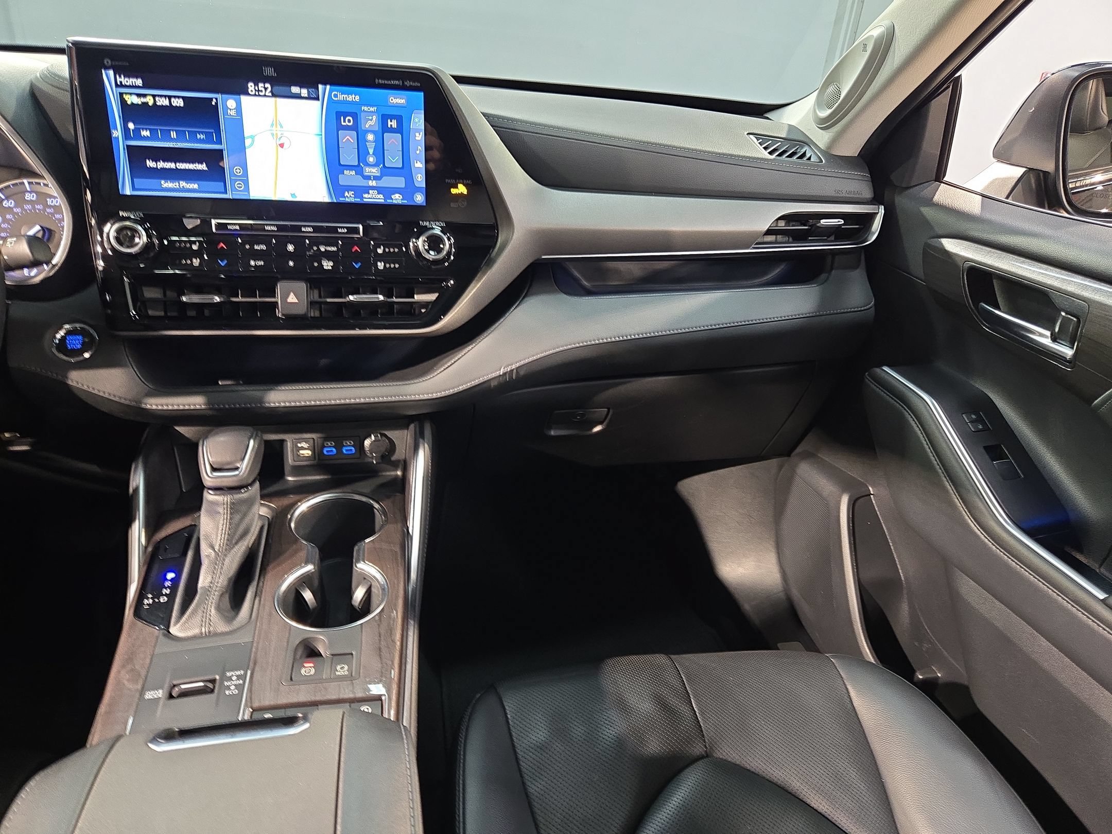 Used 2022 Toyota Highlander Limited FWD image 11