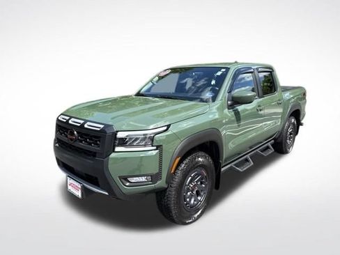 Used 2025 Nissan Frontier PRO-4X AWD/4WD image 3