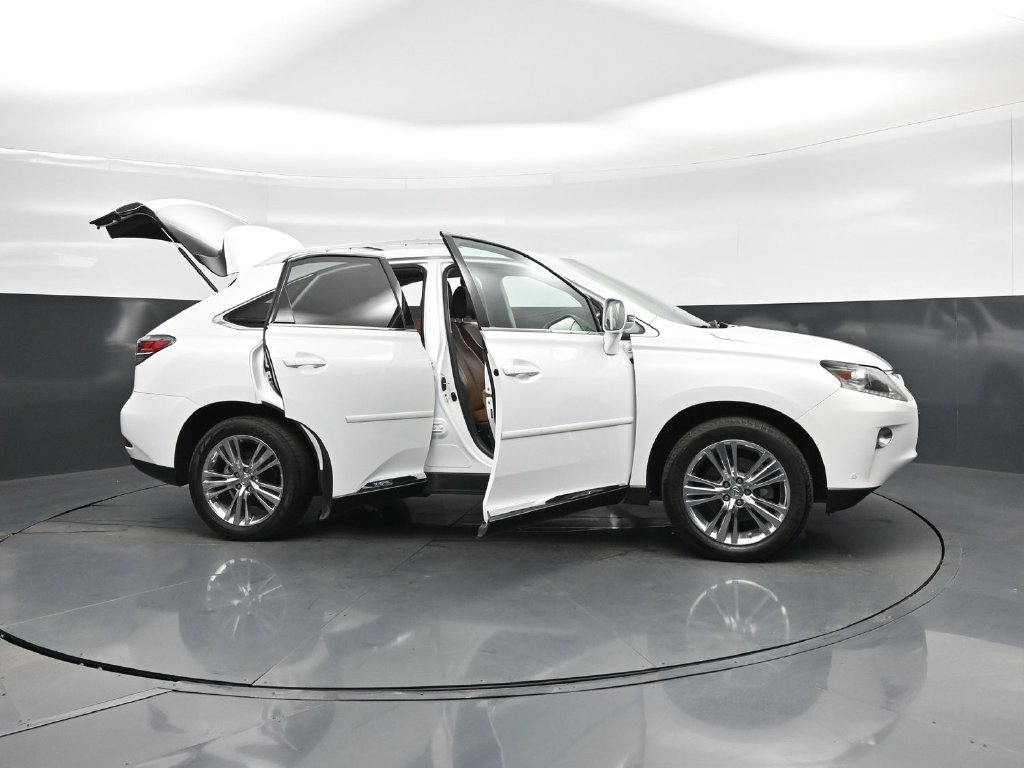 Used 2015 Lexus RX 450h AWD image 4