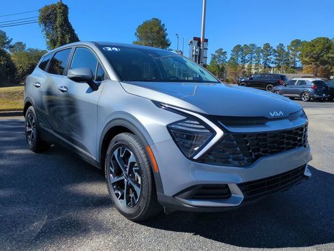 Used 2024 Kia Sportage EX image 2