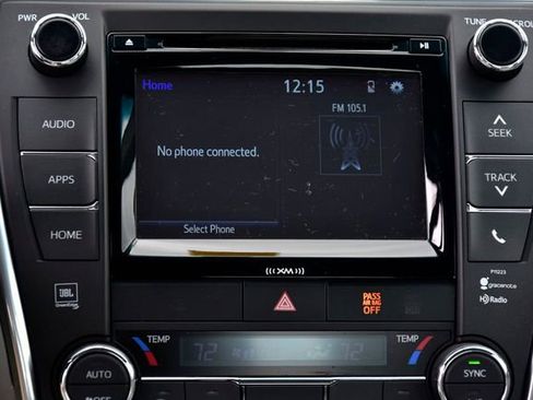 Used 2017 Toyota Camry XLE FWD image 19