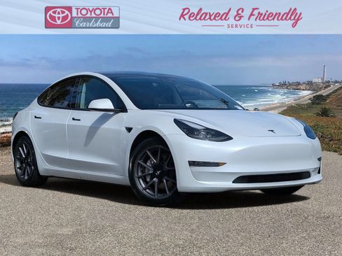 Used 2021 Tesla Model 3 Standard Range Plus RWD image 1