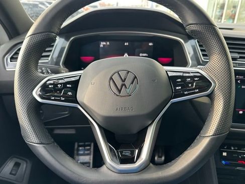 Certified 2022 Volkswagen Tiguan SE R-Line AWD/4WD image 41