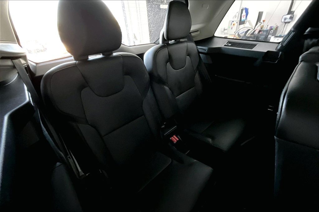 Used 2021 Volvo XC90 T5 Momentum w/ Climate Package FWD image 34