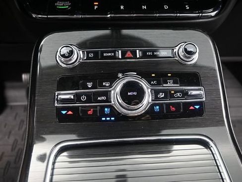Used 2023 Lincoln Nautilus Reserve AWD/4WD image 37