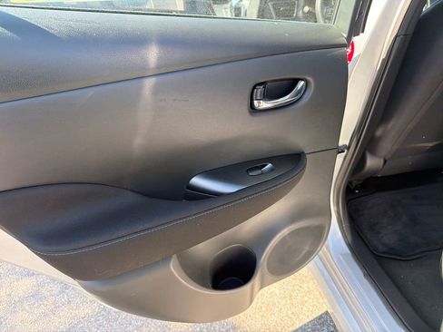 Used 2023 Nissan Leaf S image 34