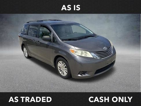 Used 2015 Toyota Sienna XLE w/ XLE Navigation Package FWD image 1