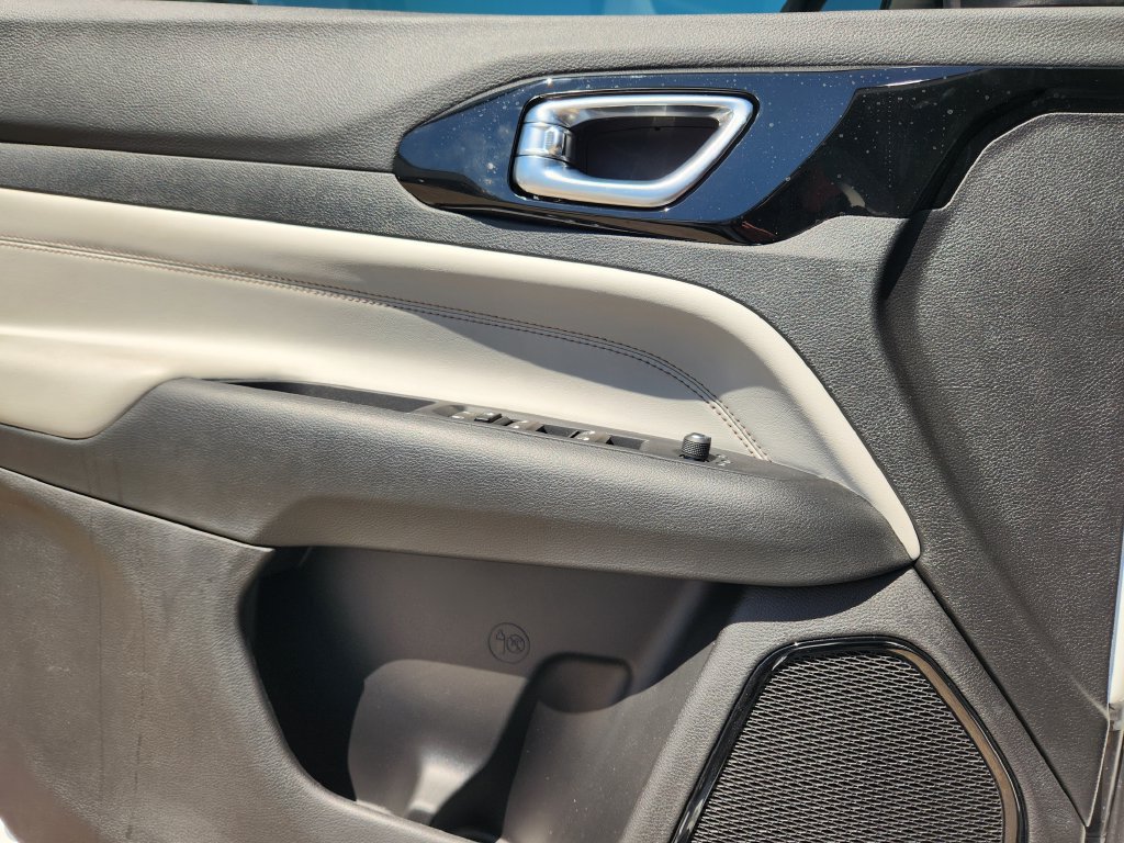 New 2026 Jeep Compass Limited AWD/4WD image 17