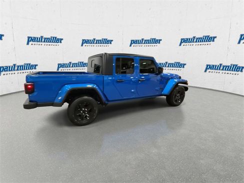 Used 2021 Jeep Gladiator Sport image 12