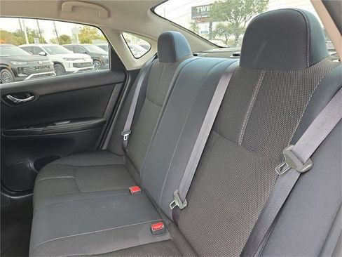 Used 2017 Nissan Sentra S image 10