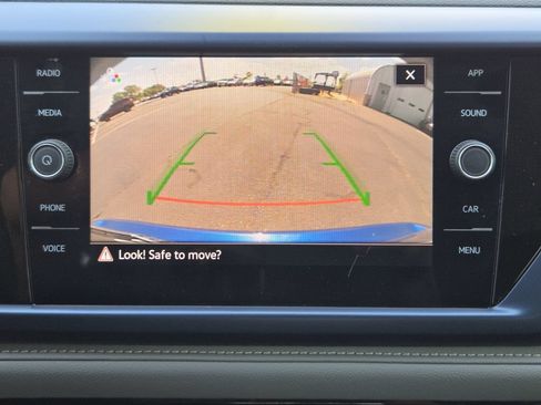 Used 2024 Volkswagen Taos SE FWD image 18