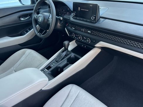 Used 2025 Honda Accord SE image 15