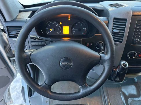 Used 2015 Freightliner Sprinter 2500 image 23