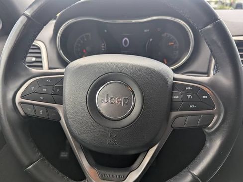 Used 2020 Jeep Grand Cherokee Laredo RWD image 14