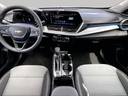 Used 2026 Chevrolet Trax LT FWD image 15