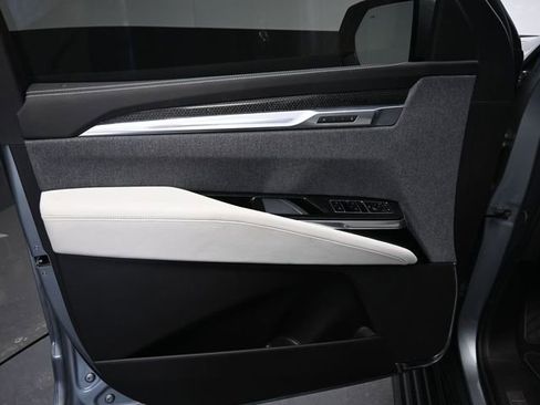 Used 2025 Cadillac Escalade V image 22