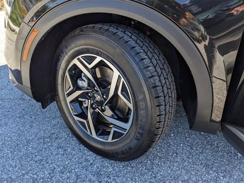 Certified 2024 Kia Sportage LX image 36