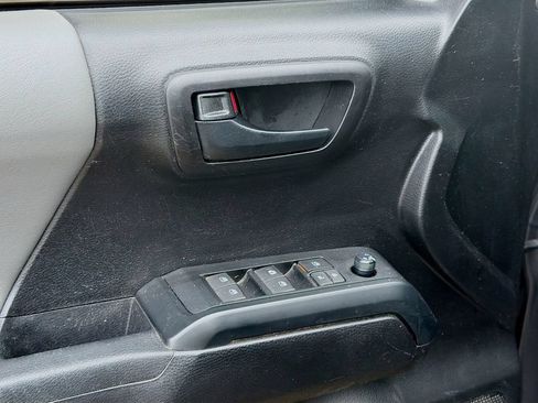 Used 2021 Toyota Tacoma SR AWD/4WD image 21