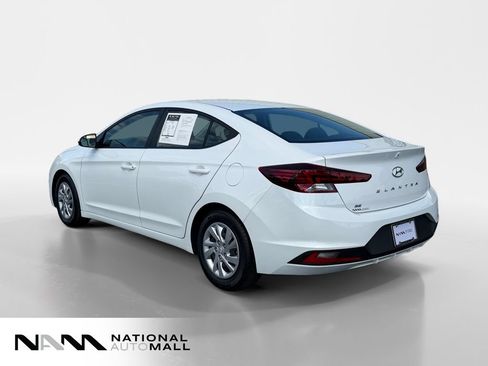 Used 2020 Hyundai Elantra SE w/ Cargo Package (C1) FWD image 3