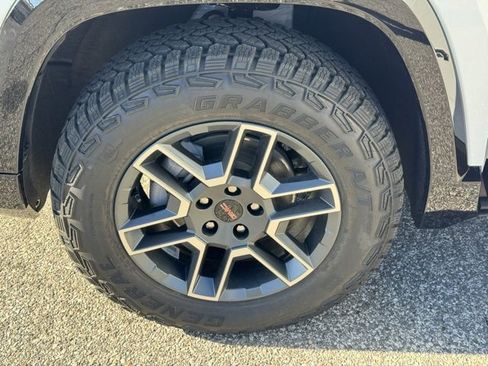 New 2026 GMC Terrain AT4 w/ Convenience Package III image 23